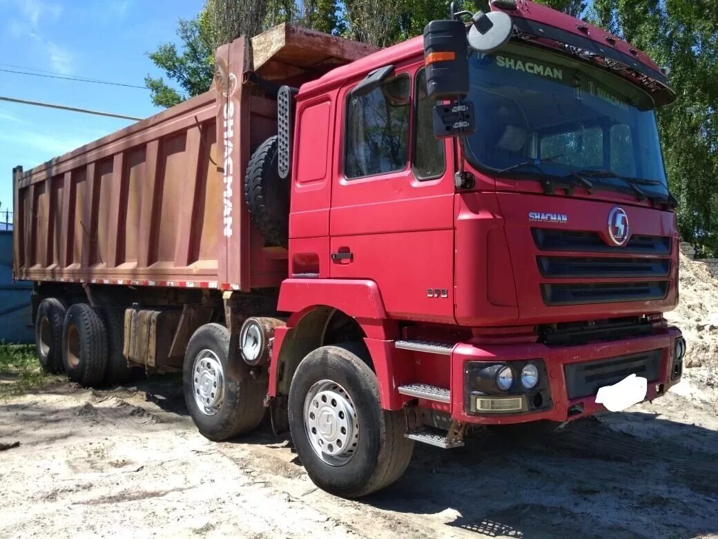 Самосвалы всей россии бу. Shacman (Shaanxi) sx3316. Грузовик Шахман самосвал. Шакман самосвал 4 осный. Шахман самосвал красный.