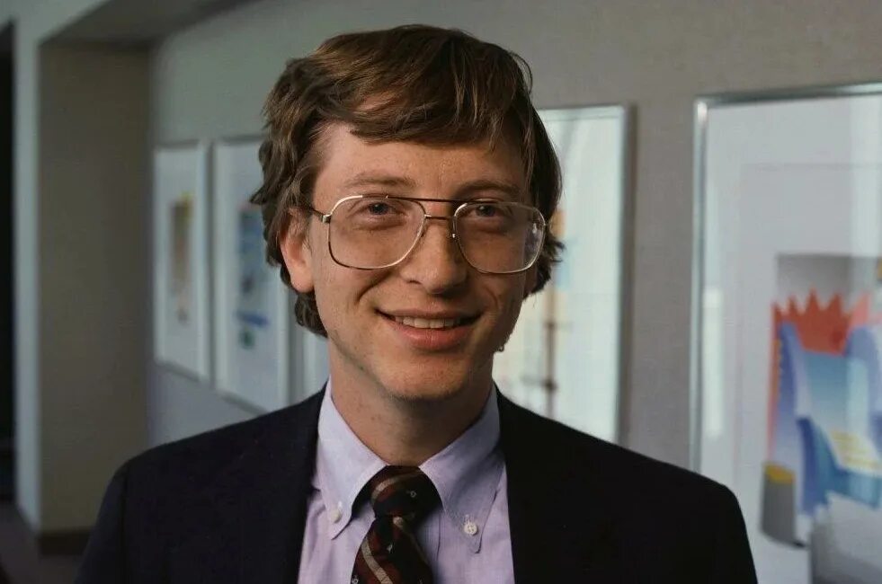 Познин через пару лет. Билл гейтс фото. Весьма обеспеченный. Весьма обеспеченный. Богатый муж.