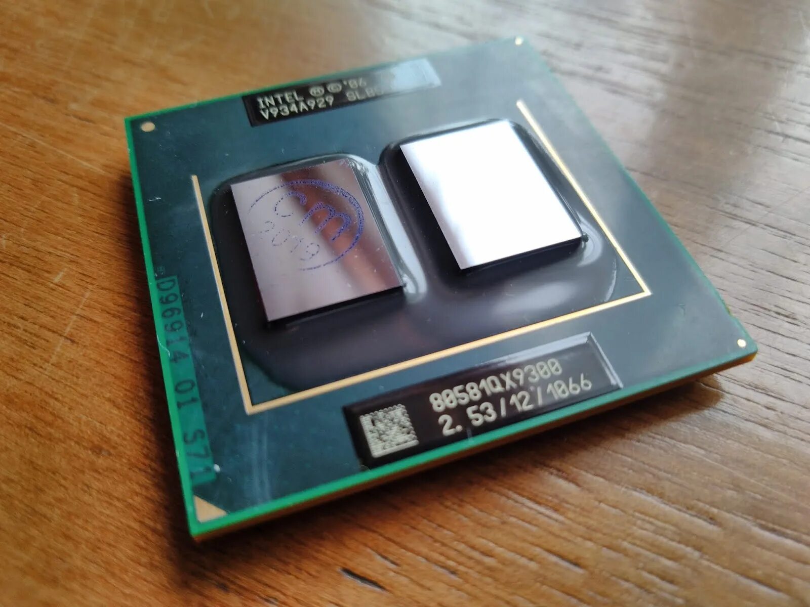 Процессор intel core tm 2 cpu. Процессор intel core 2 duo. intel core extreme qx9300. intel core 2 extreme qx9300. core 2 duo t9900.