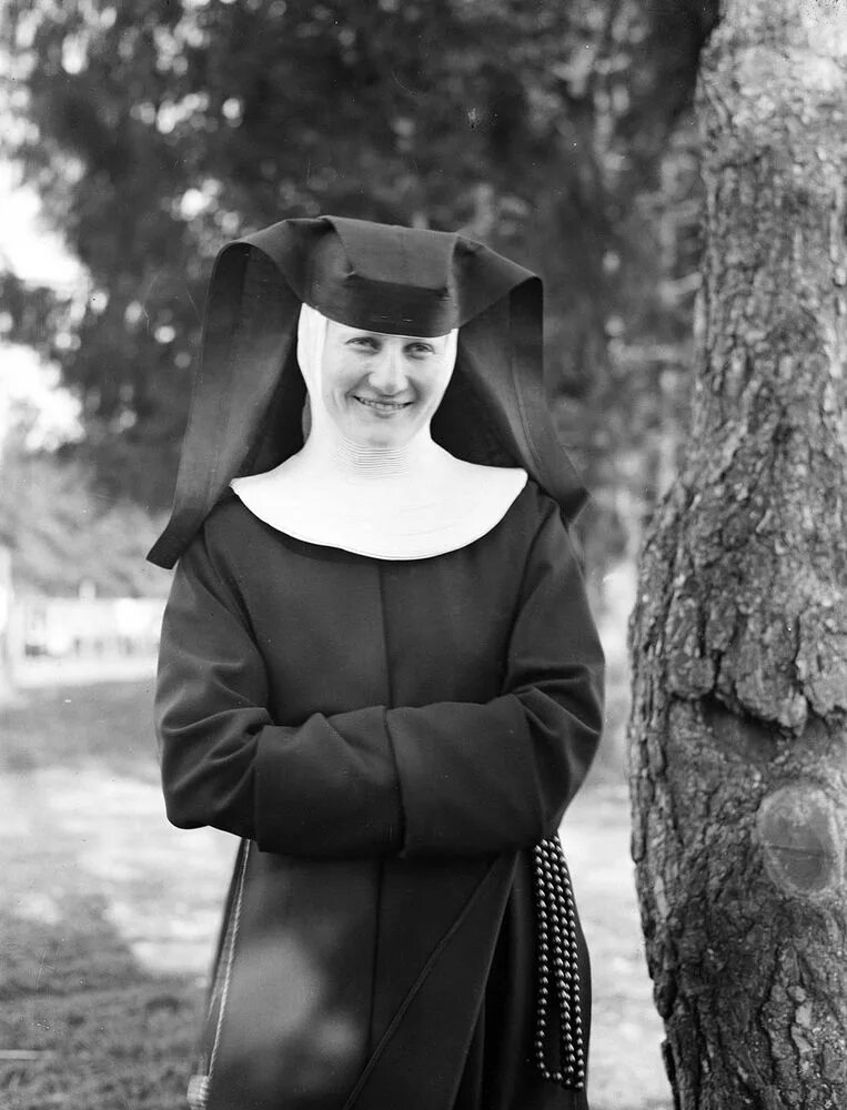 Немецкая монахиня. Немецкая монахиня. Аббатиса хильдегарда фон бинген. Хильдегарда бингенская. Хильдегарда бингенская.