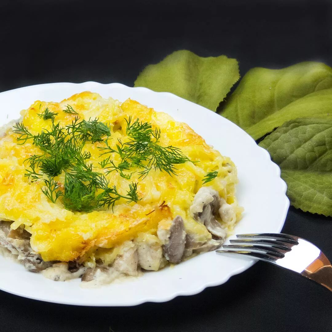 Картошка с грибами и плавленным сыром. Картофельная запеканка с грибами и сыром. запеканка с курицей и грибами. куриная запеканка с грибами. куриная запеканка с грибами и сыром.