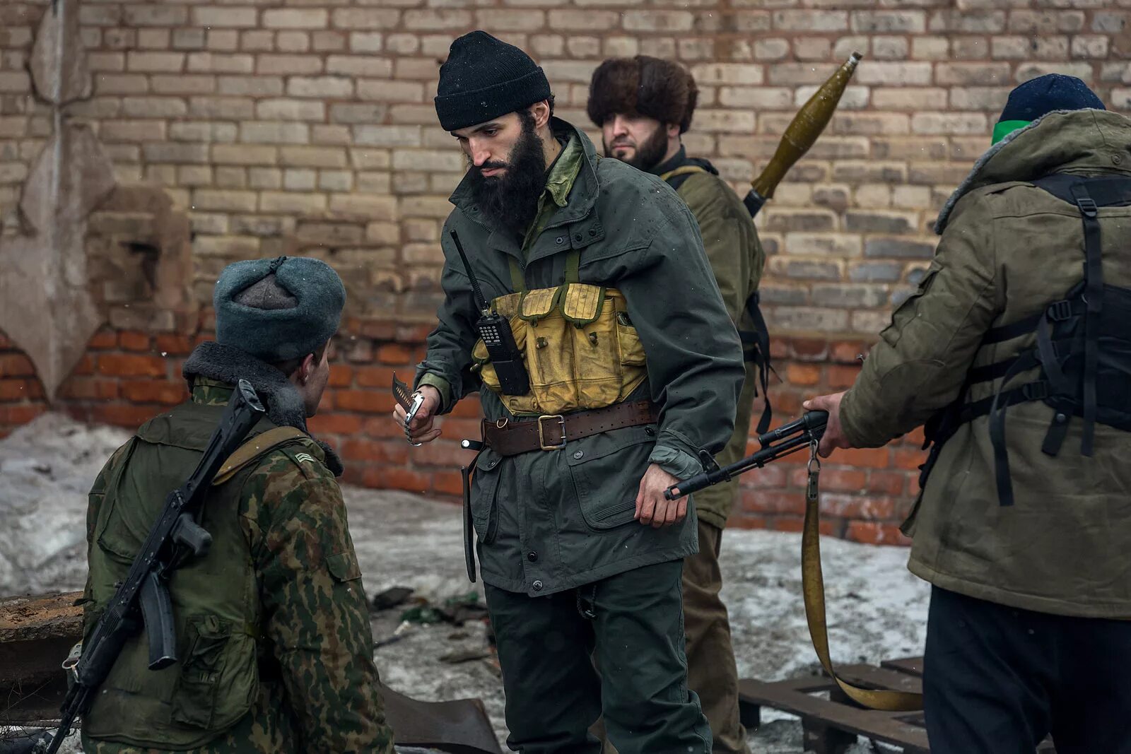 Боевики криминал 2025. Горячая точка сериал 2019. горячая точка 2025 сериал. горячая точка фильм 1998 кадры. горячая точка фильм 2025.