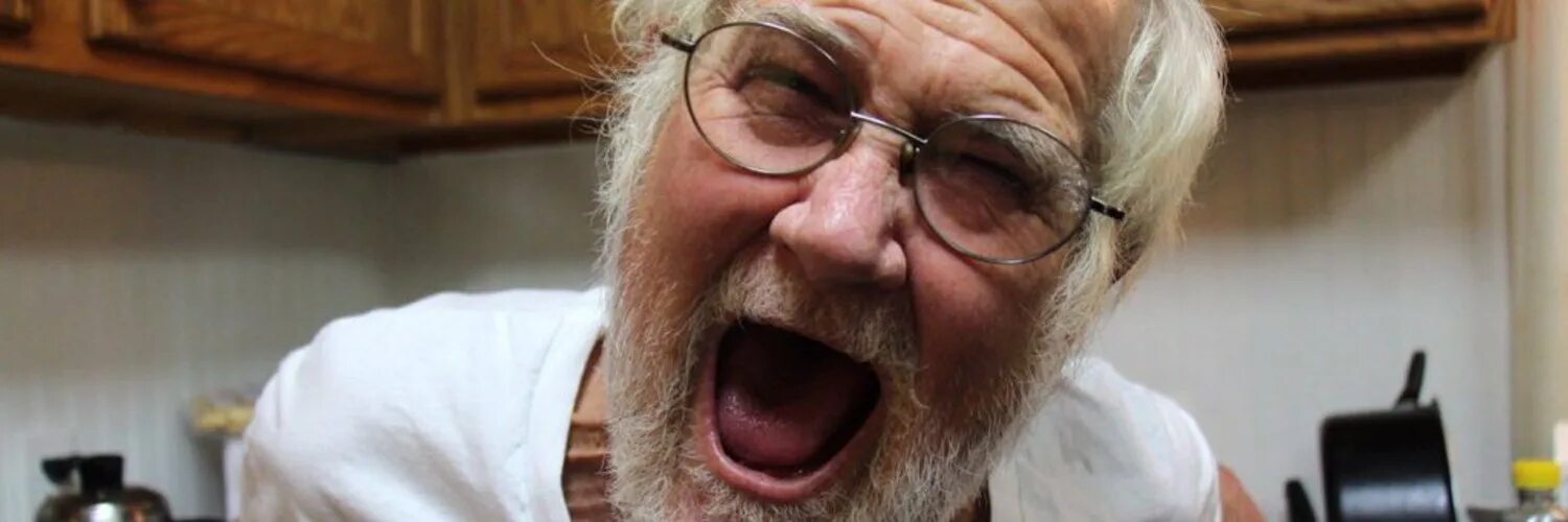 Доказывавший дедов. Доказывавший дедов. Дед чарльз. Злой дед разгромил кухню. Существует ли дед морозик.