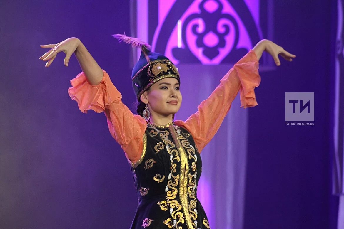 Кыргызский танец. Киргизский национальный танец. Киргизия танцы. Кыргызские национальные танцы. M tatar
