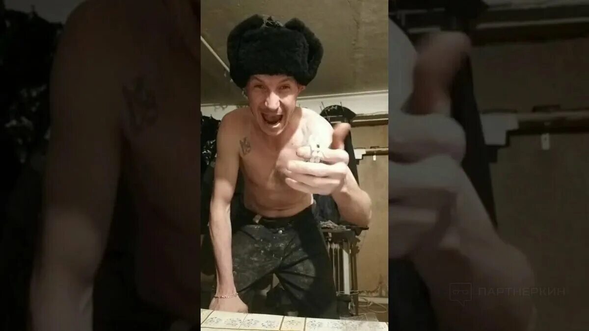 Зек заходит в хату. Зек заходит в хату