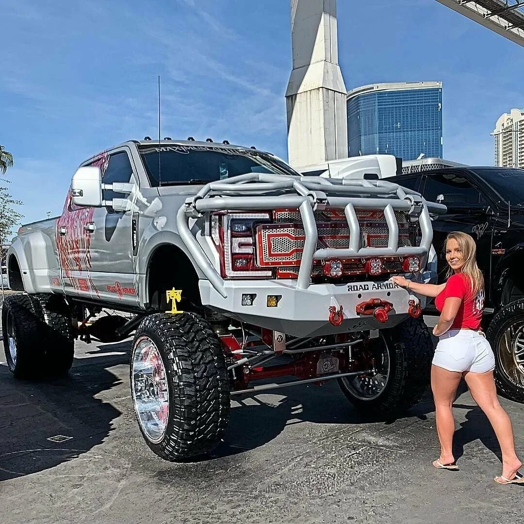 Настоящее большая машина. Форд f650 джип. Форд ф 650. Ford f650 super Truck. Форд 650 пикап.