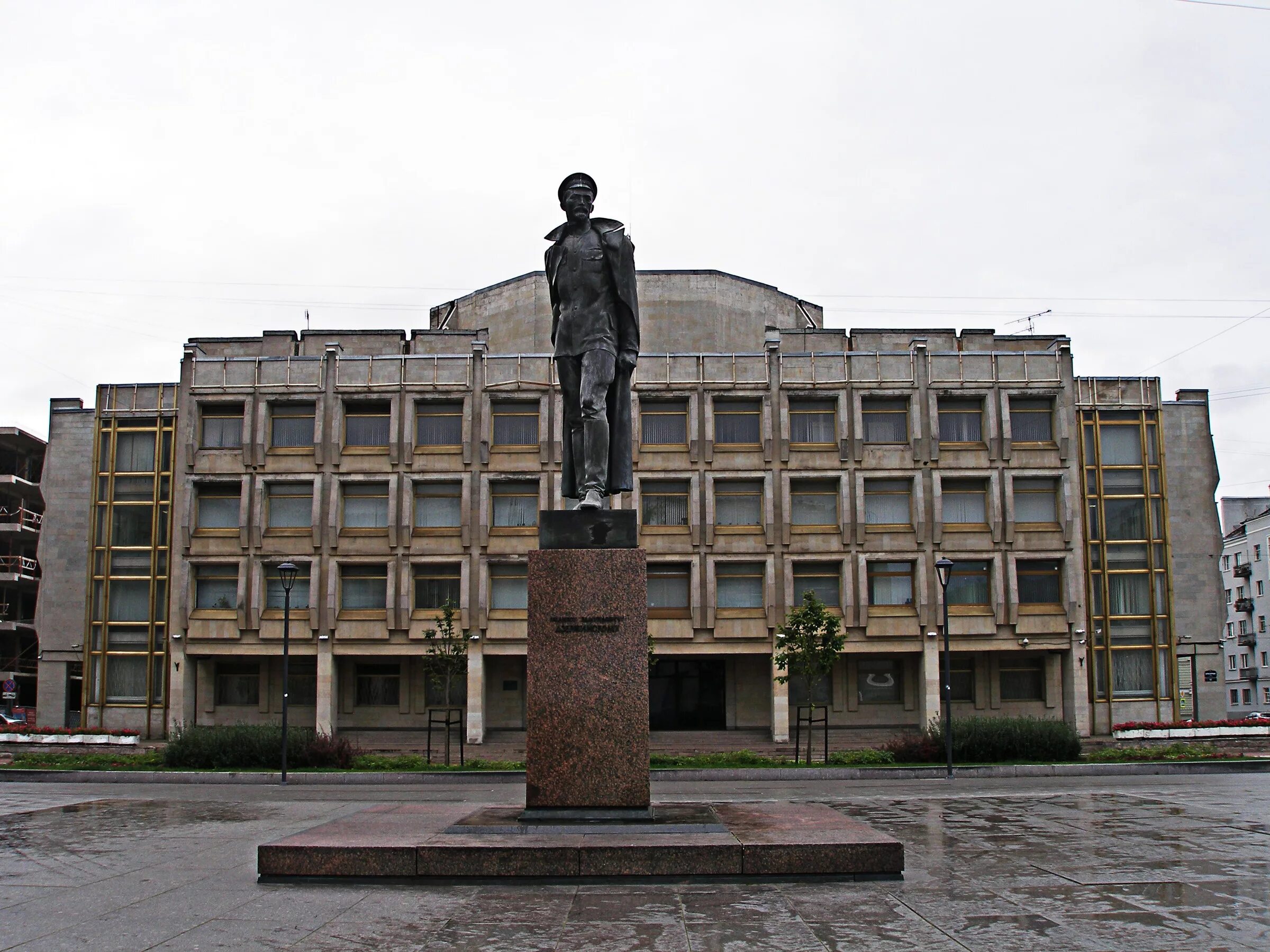Памятник на шпалерной улице. Здание литейный 4 санкт-петербурге. Санкт-петербург, шпалерная ул. Петербургская шпалерная мануфактура. Шпалерная пограничная служба.