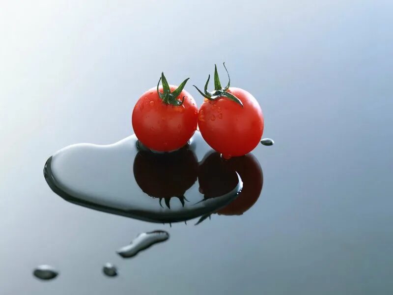 It takes two томат. It takes two помидор. Two tomatoes