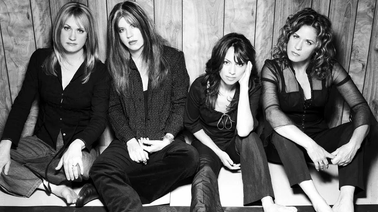 The bangles песни. The bangles песни. The bangles - hazy shade of winter. The bangles 1988. Группа the bangles.
