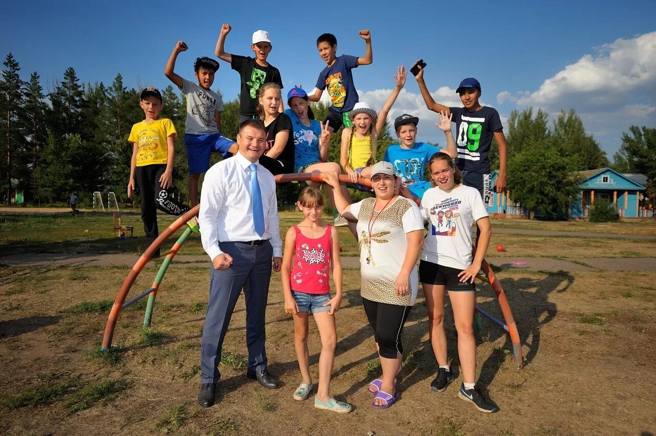 Лагерь уральские самоцветы соликамск. Урал лагерь миньяр. Уральский лагерь. Уральские самоцветы лагерь екатеринбург. Уральская березка лагерь челябинск каштак.
