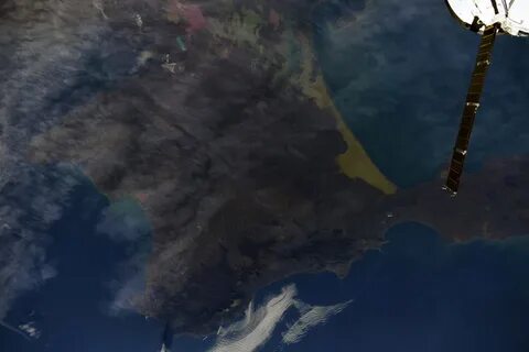Прилетели из космоса