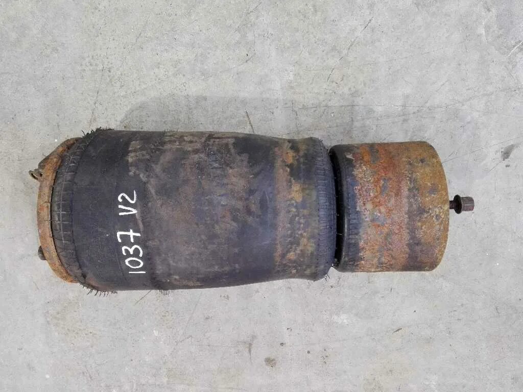 Пневмоподушка volvo fh12 54160. Подушка подвески вольво fh12. Подушки вольво fh12. Подушки задние вольво фш12. Подушки вольво fh12.