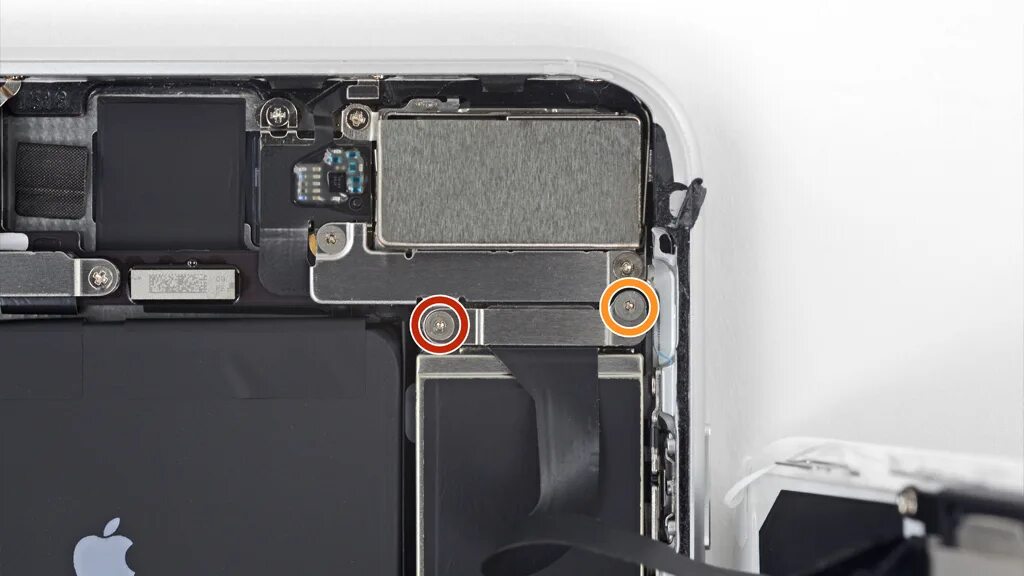 Поменять аккумулятор на айфон 8. Iphone 8 plus датчики на передней панели. айфон 8 плюс разобранный. айфон 8 в разборе. внутренности iphone 8 plus.