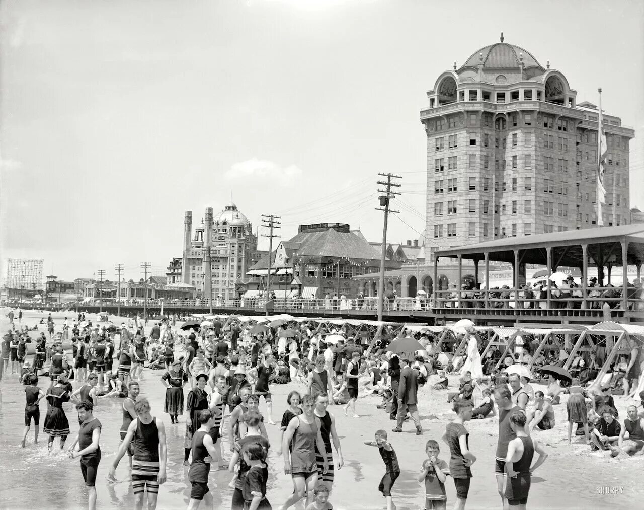 Новые города 1920 1930 годы. Атлантик Сити США 1920-1930. Атлантик-Сити город США 1920. Атлантик Сити в 20-е годы. Атлантик Сити город 1920.