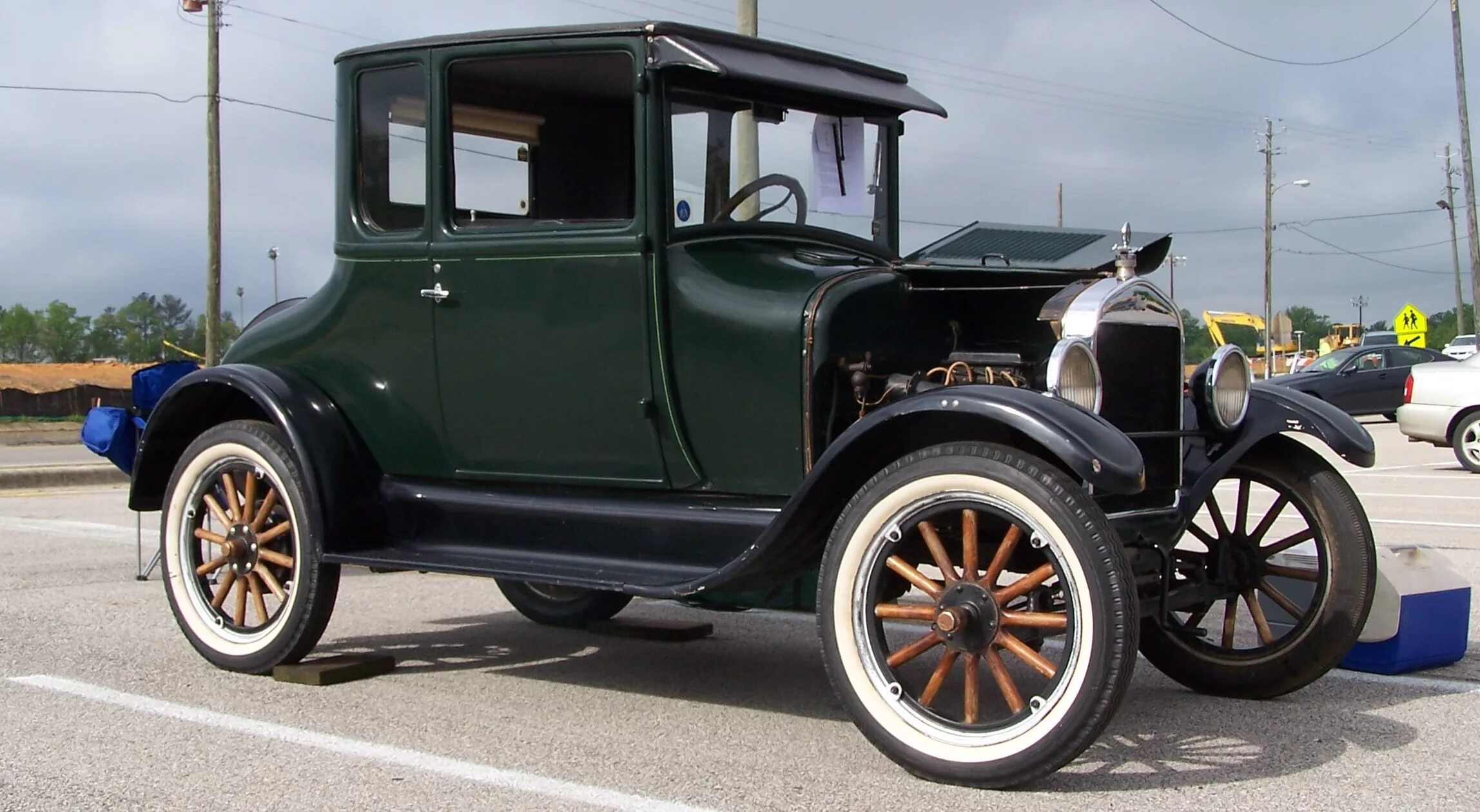 1 автомобиль форд. Ford model t 1908 и 1927. Ford model t.