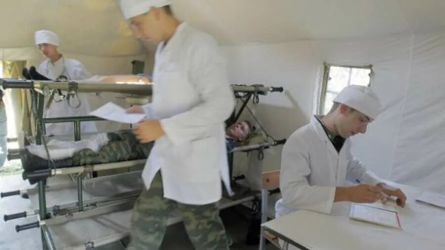 Профессия военный врач. Лекарство против страха сериал кадры. Военно-полевая медицина. Работа военным медикам. Профессия военнослужащий.