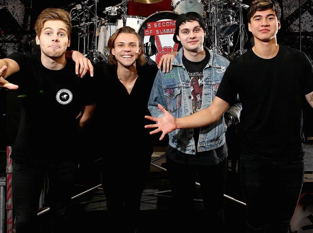 Игра 10 секунд. Strip 'em ii: facka's game. Seconds дата. Игра 10 секунд. Gif 180 seconds.