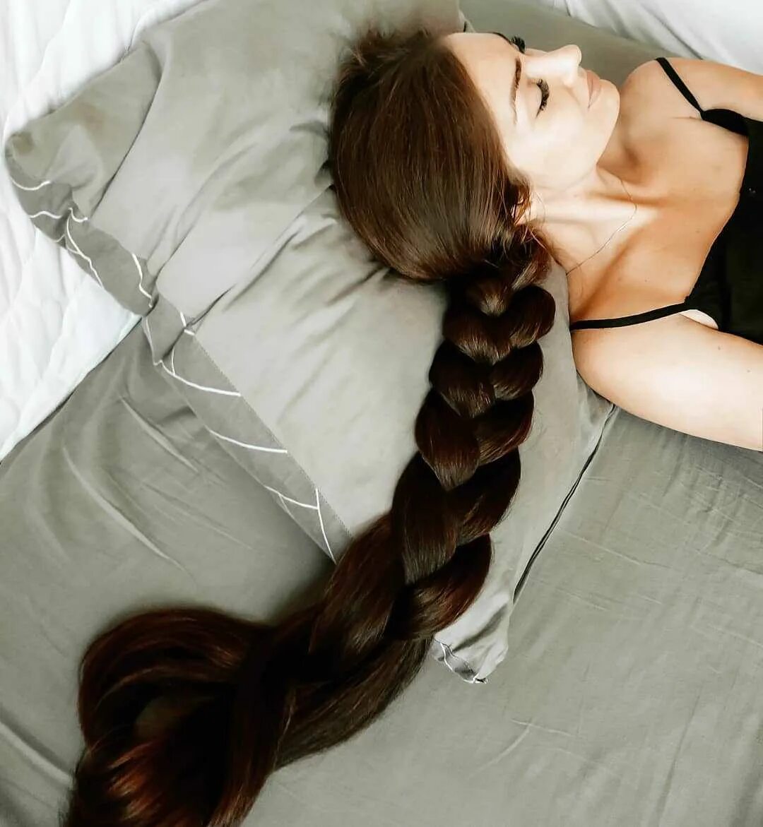 К чему снится красивые длинные. Девушка с длинной косой. Длинная коса. Девушки с длинными косами. Толстая коса.