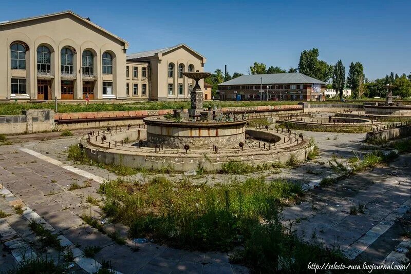 Августовка большечерниговский самарская область. Августовка Самарская область. Село Августовка Самарская область. Августовка Самарская область фонтан. Августовка Большечерниговского района.