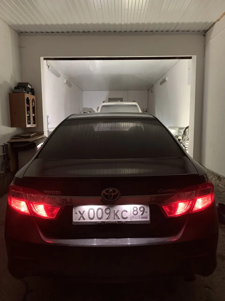 Лампочки тойота камри 50 кузов. Toyota camry 40 лампочки в фонари заднего хода. Лампочки в двери камри 70. Тойота камри 50 кузов ближний свет. Тойота камри 50 кузов ближний свет.