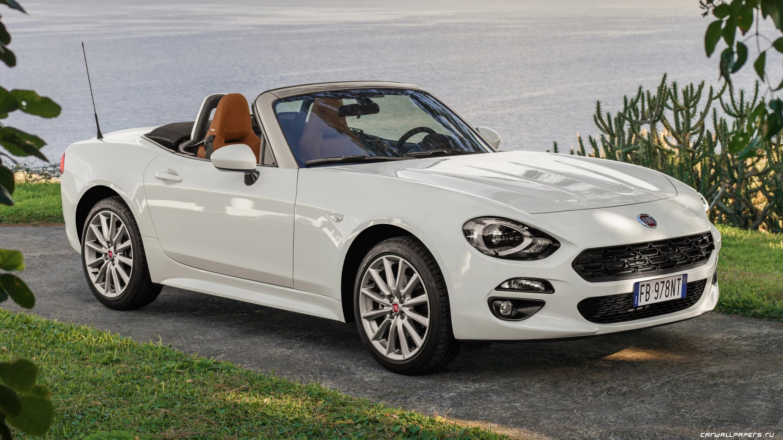 Fiat 124 spider 2016 фото mazda mx 3. Fiat 124 spider 2016. Фиат 124 родстер. Фиат 124 спайдер 2016. Fiat 124 spider coupe.