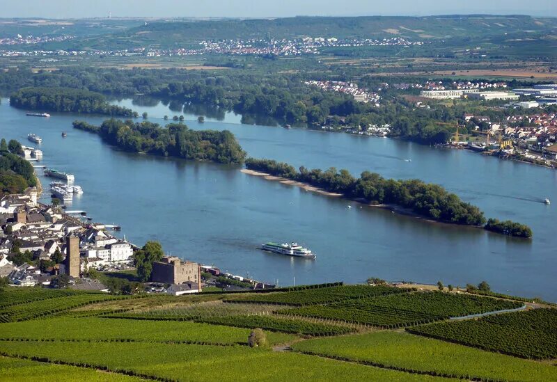 Рейн протекает через. Река Рейн в Германии. Река Рейн во Франции. Гессен река Рейн. Самая большая река Германии — Рейн.