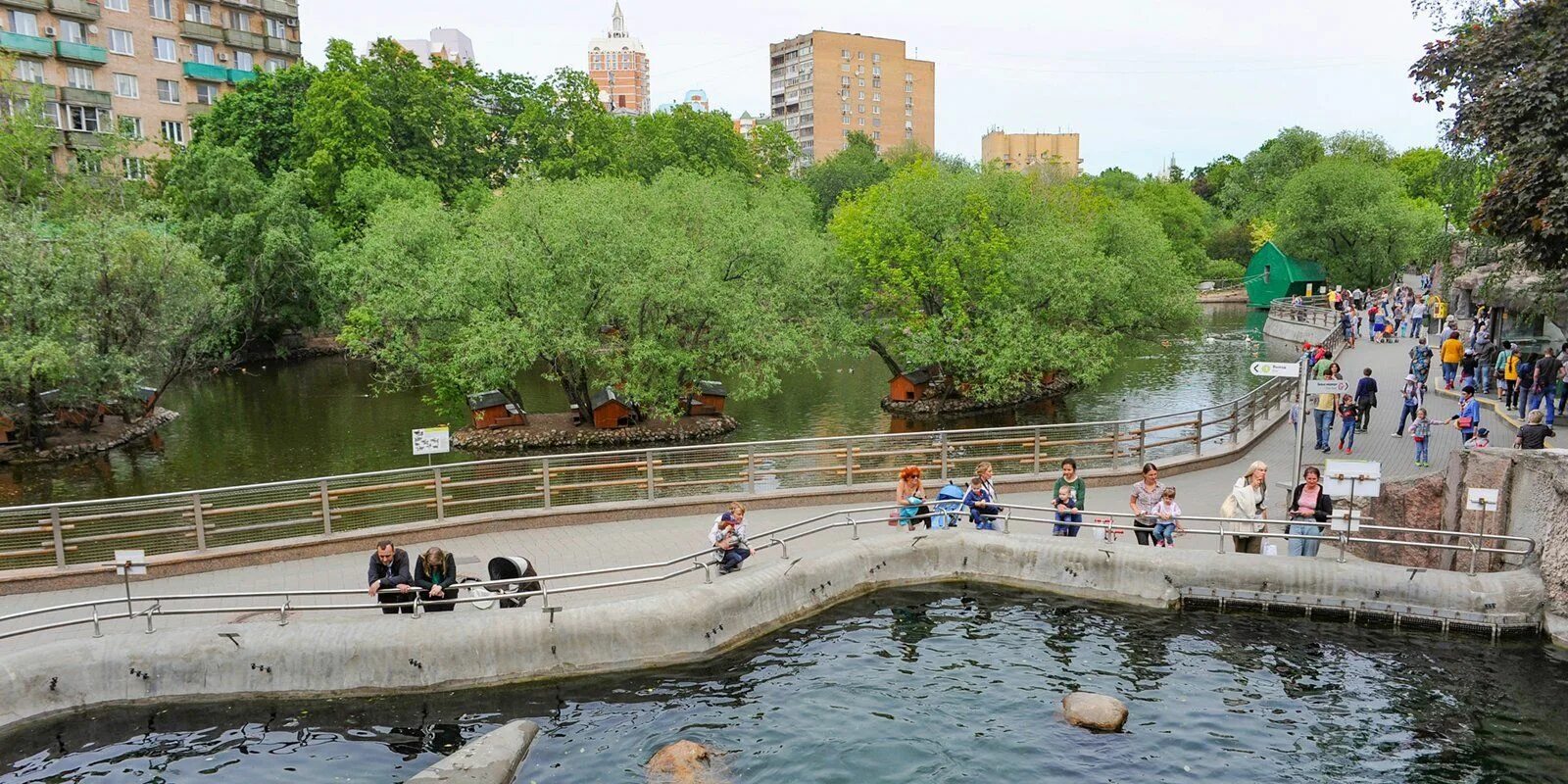 Зоопарк москва баррикадная цены. Москва большая Грузинская улица 1 стр 1 Московский зоопарк. Баррикадная улица зоопарк Москва. Московский зоопарк Краснопресненская. Метро Краснопресненская зоопарк.