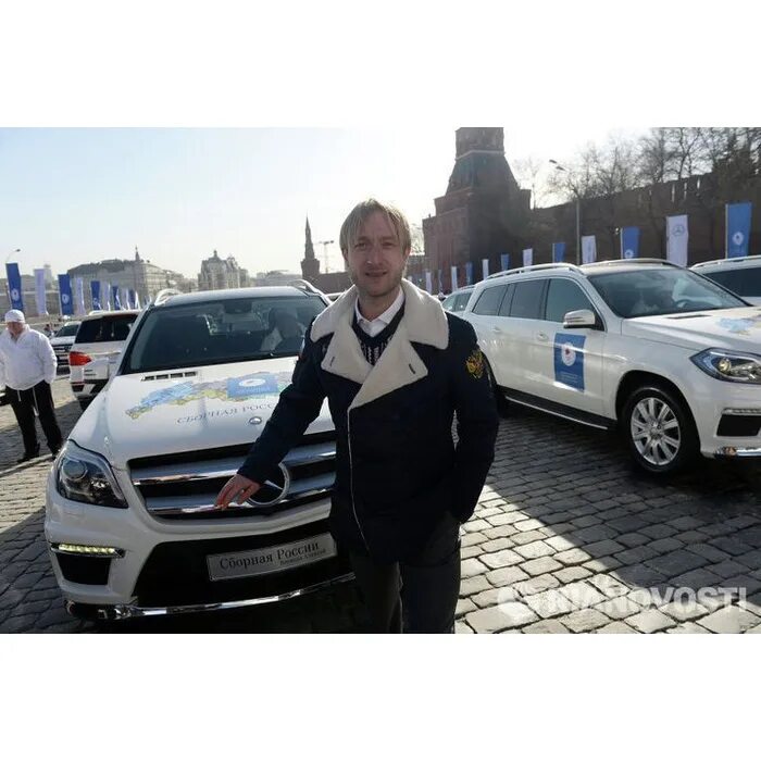 Газ 21 чичваркина. Газ m20 победа. Машины в москве. Машины победят. Машины победят.