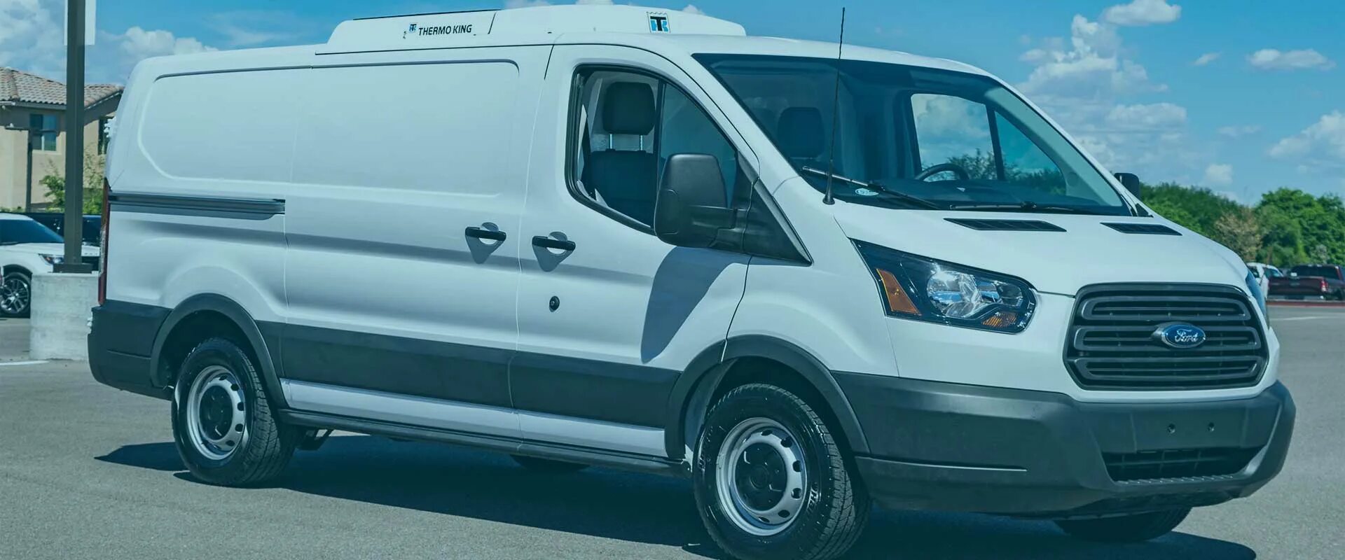 Транзит ресурс. Форд Транзит передняя дуга 2015 года. Ford Transit 2227sd. Сервисный автомобиль Ford Transit. Ford Transit, c 870 BC 797.