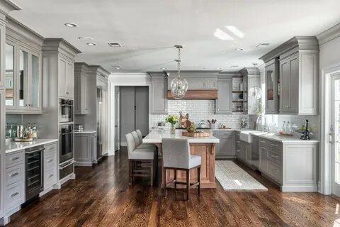 Серая кухня столовая