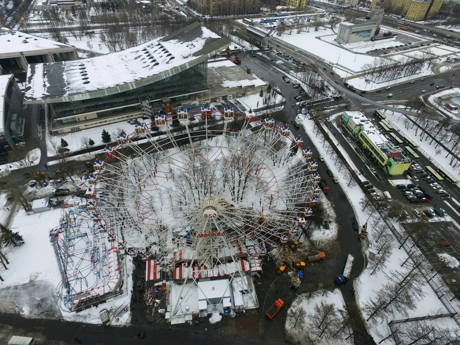 Парк аттракционов на вднх ввц. Аттракцион кобра вднх. Парк аттракционов на вднх ввц. Карусели на вднх в москве. Карусели на вднх в москве.