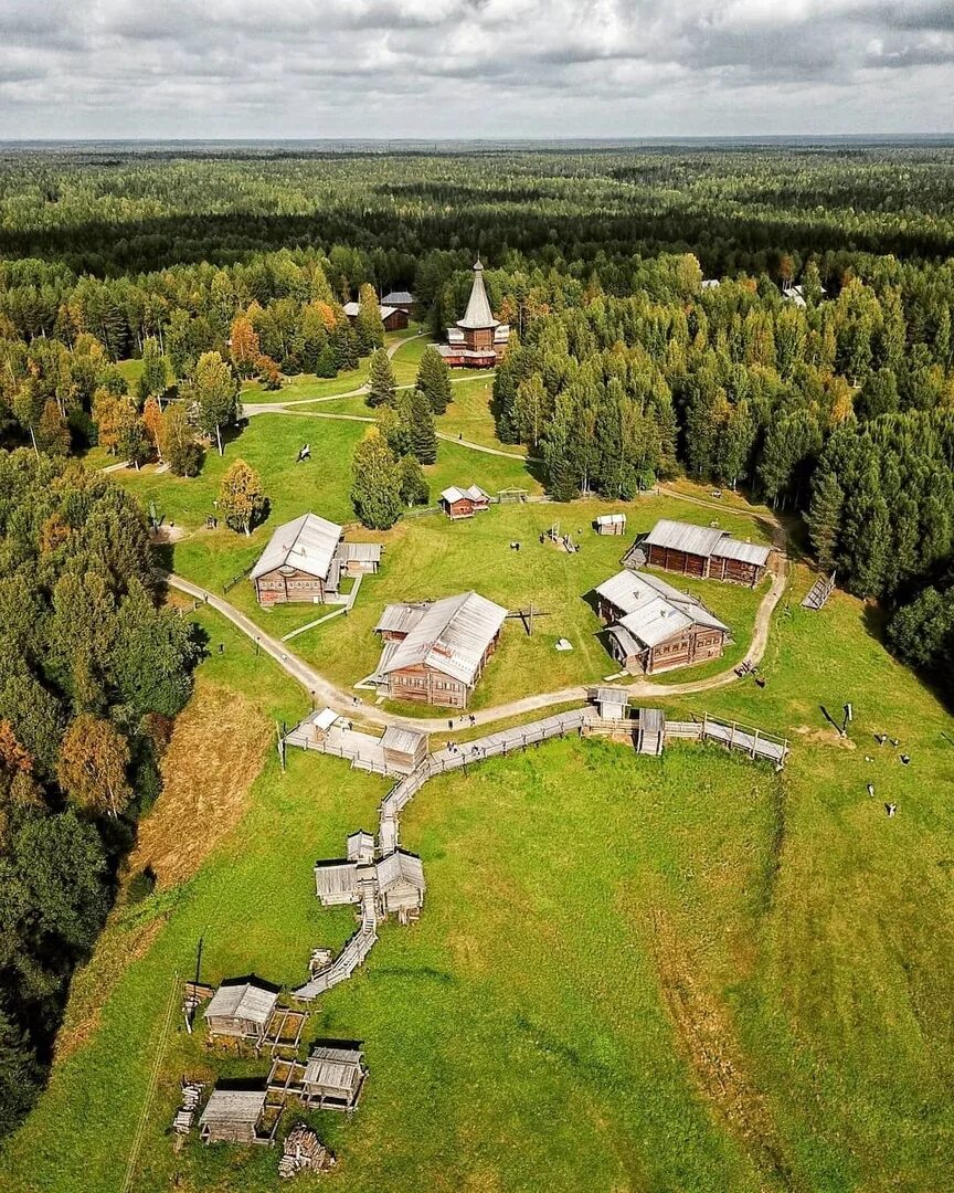 Музей заповедник архангельской области. Музей малые Корелы Архангельск. Музей деревянного зодчества малые Корелы. Архангельск музей деревянного зодчества. Музей деревянного зодчества в Архангельске малые Карелы.