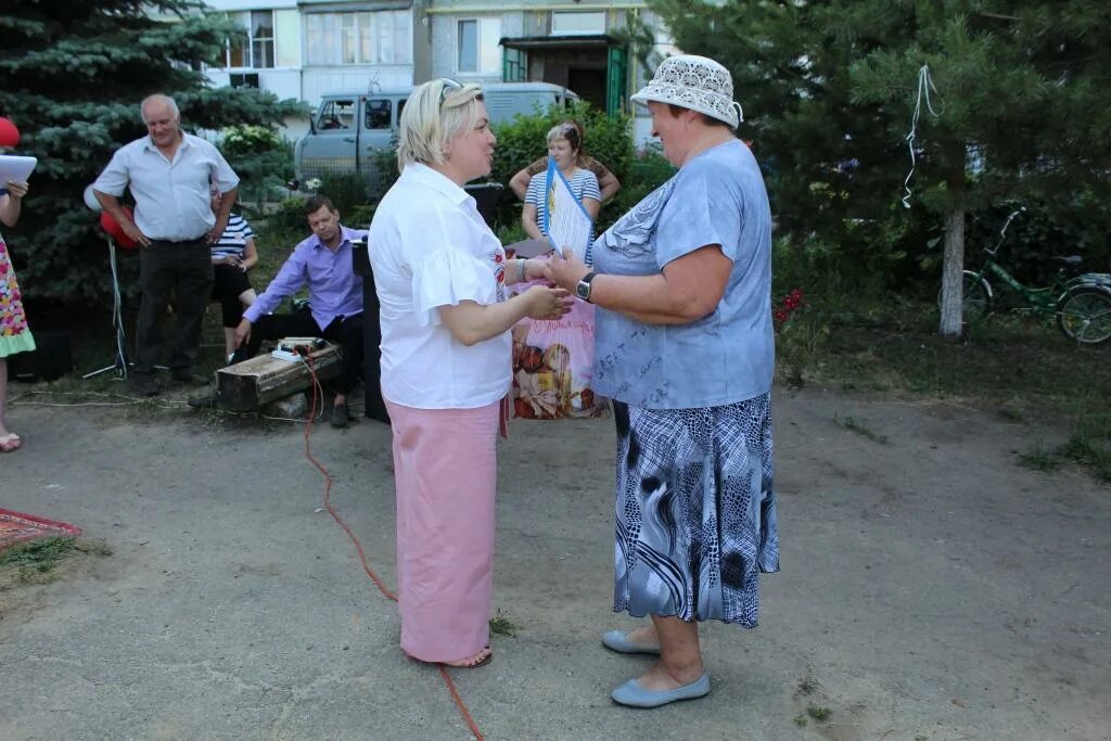 Районные будни объявления свежий. Кимовск Горняцкая. Кимовск цветы улица Горняцкая. МБУК ПЦКИД Кимовск.