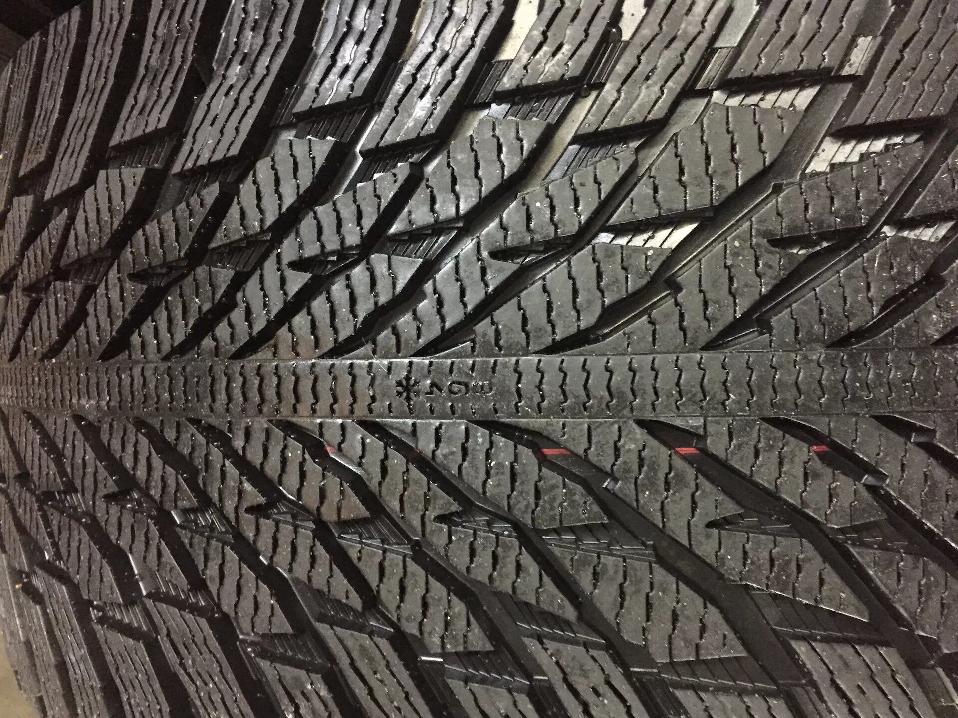Nokian r3 r18. Nokian tyres hakkapeliitta r3. 195/65 r15 nokian hkpl r3. хакапелита r3 195. шина нокиан хакка r3.