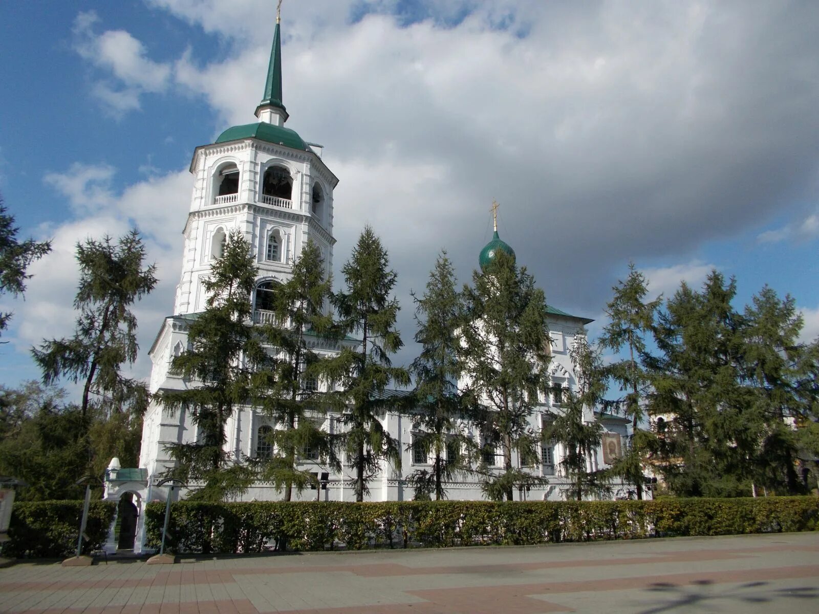 Церковь спаса нерукотворного образа иркутск. Храм нерукотворный иркутск. Каменная спасская церковь иркутск. Храм спаса нерукотворного иркутск. Каменная спасская церковь иркутск.