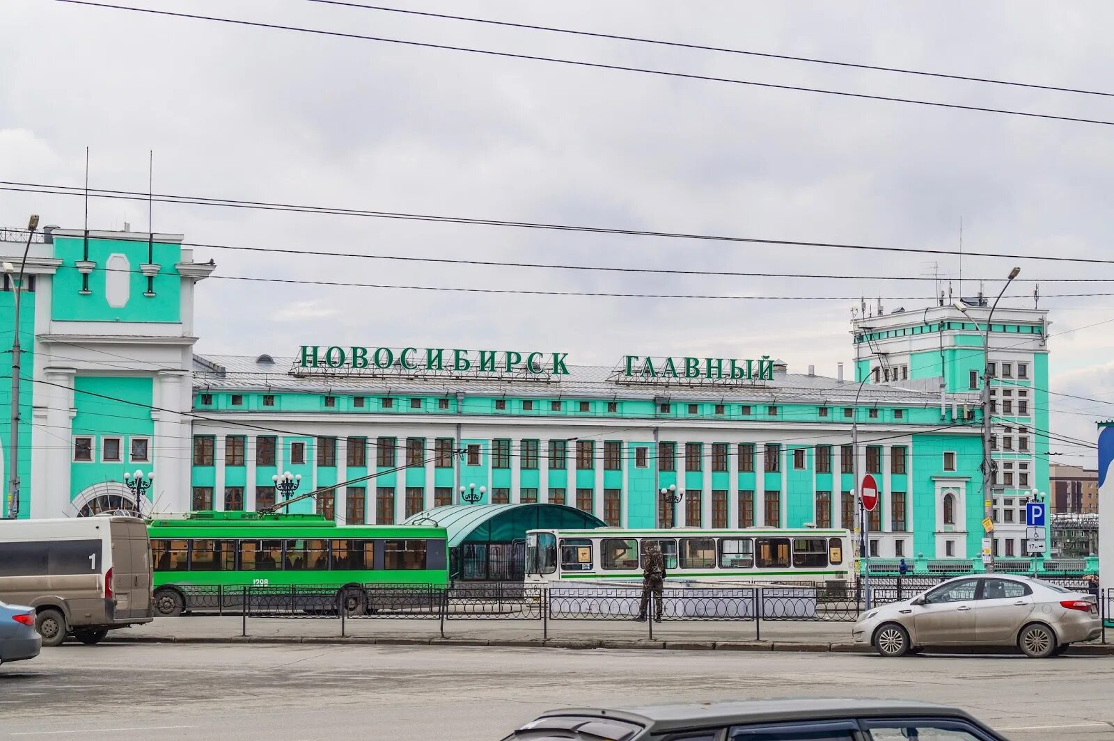 Станция Новосибирск-главный, Новосибирск. Новосибирский главный вокзал главный Новосибирск. Автостанция Новосибирск ЖД вокзал главный. Новосибирск автостанции на вокзале.