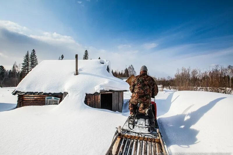 Русски снег бураны. Буран на севере. Буран хантов. Хант на буране. Манси на буране.