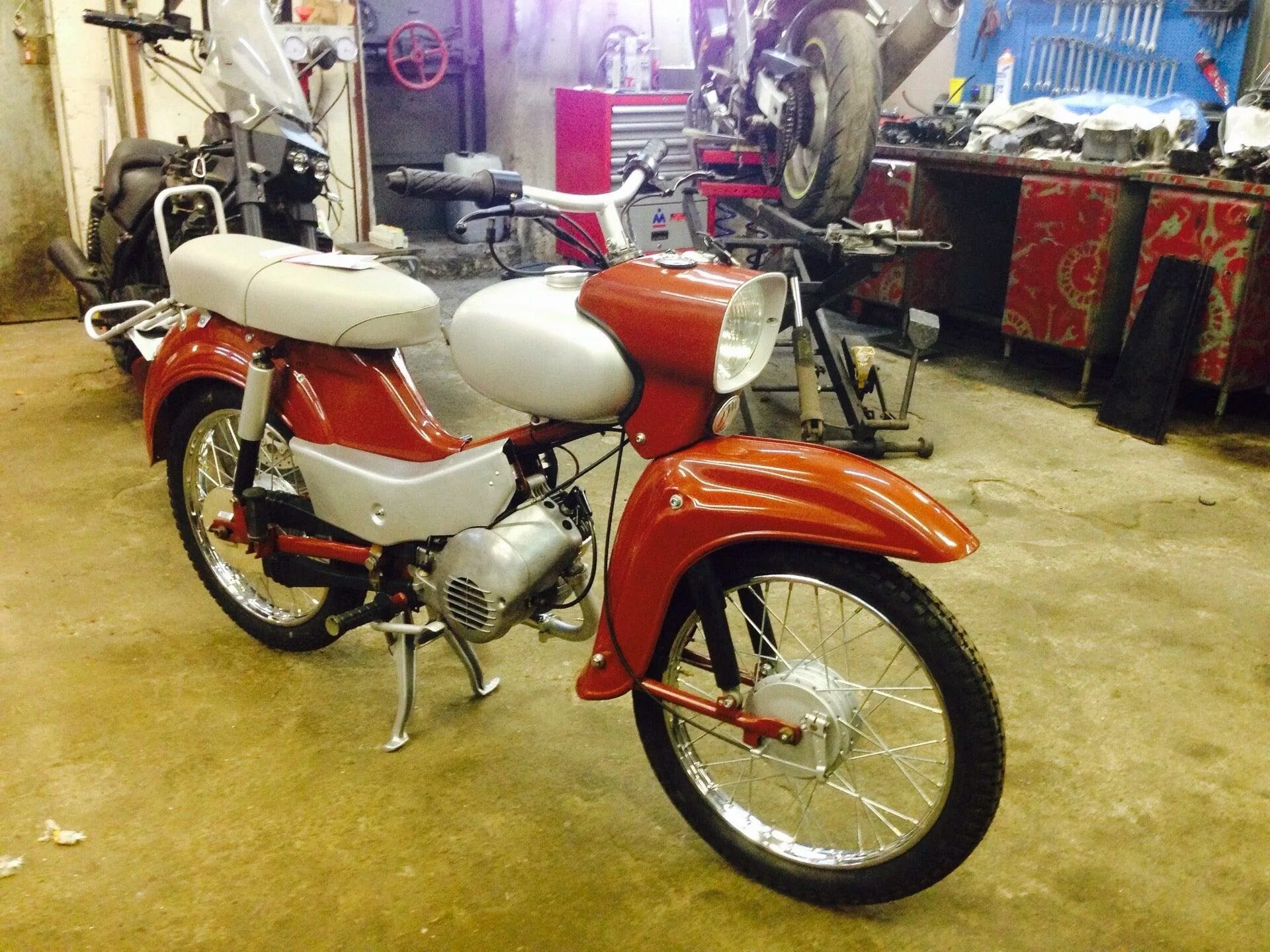 Motobunker. Мотобункер мотоциклы. Мотобункер. Мотобункер. Мотобункер.