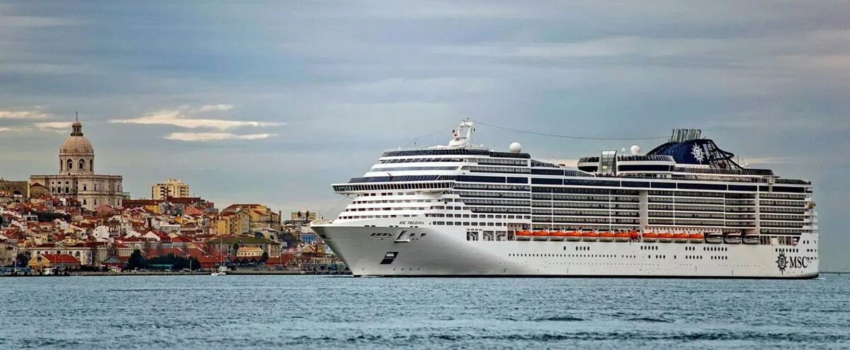 Астория гранде круизный лайнер. Круиз в океане. Морской лайнер. Круизный лайнер mediterranean. Лайнер astoria гранды.