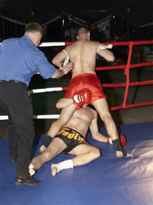 Сражение карикатура. Билли джо сондерс шефат исуфи. Билли джо сондерс шефат исуфи. Тони фергюсон и джастин гэтжи. Хабиб нурмагомедов конор макгрегор прикол.