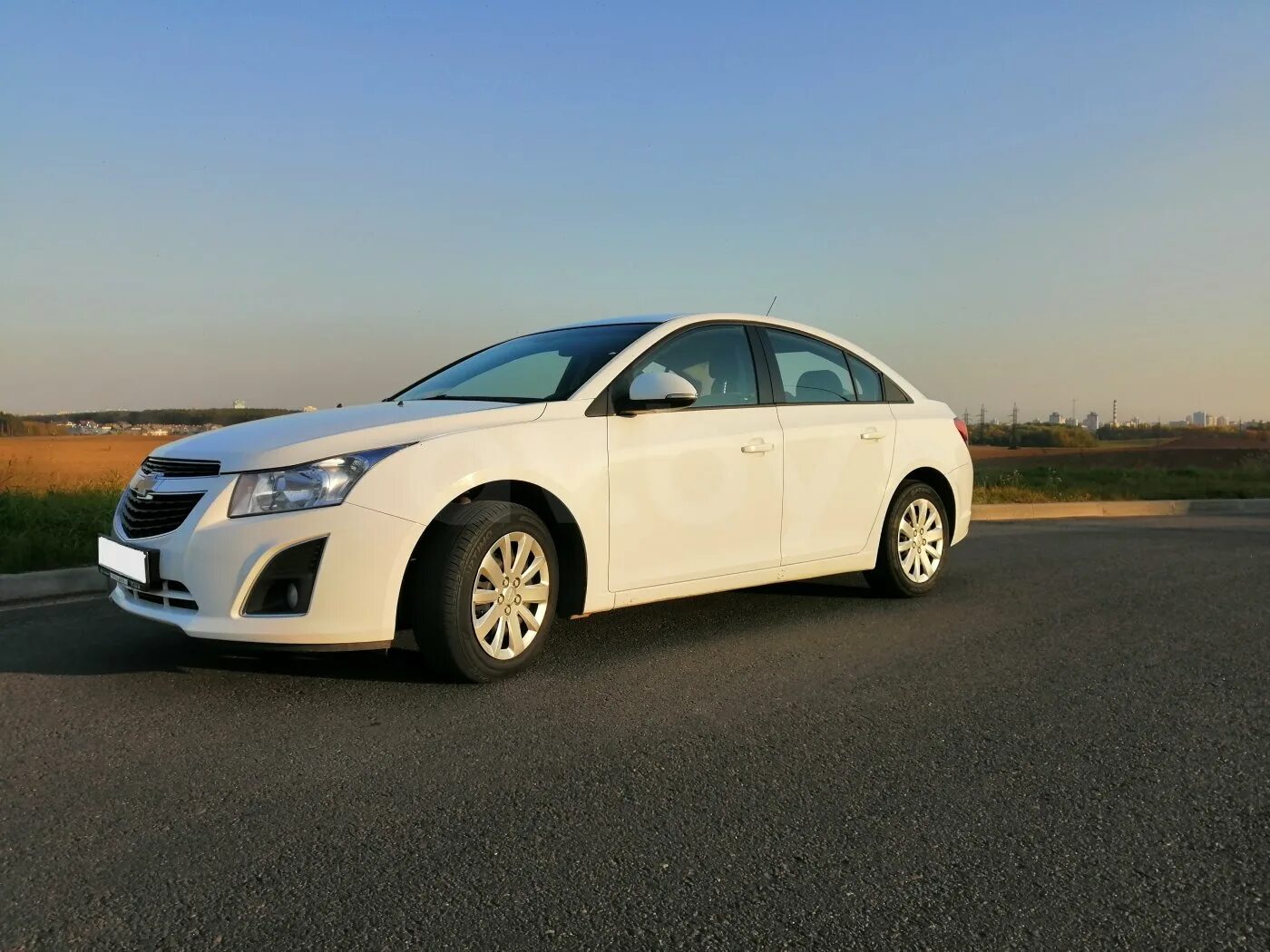 Автомобили среднего класса это нормально. Chevrolet Cruze j300. Chevrolet Cruze j300 2015. Chevrolet Cruze j300 Limousine. J 300 Limousine Cruze.