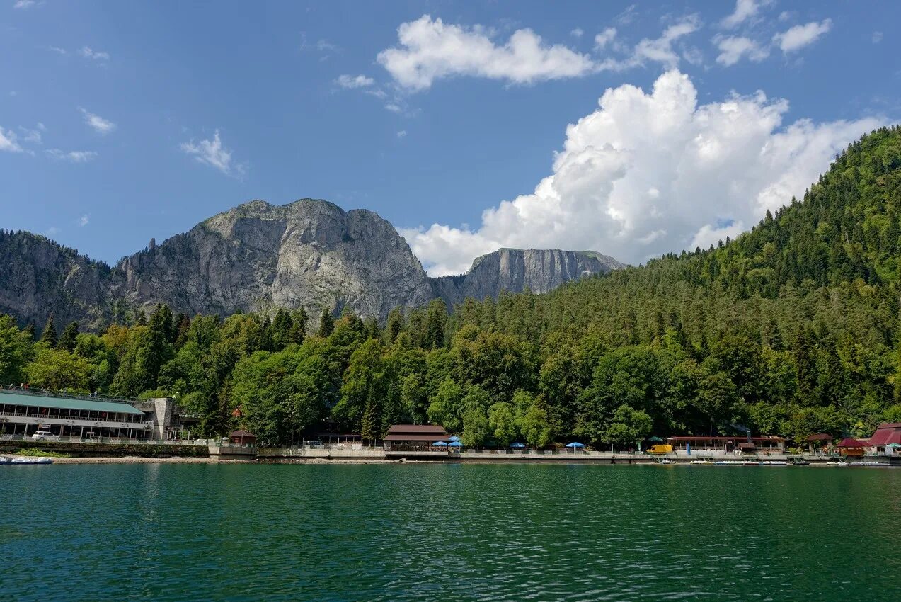 озеро рица расстояние. абхазия гагры озеро рица. гудаута абхазия озеро рица. озеро рица абхазия. новый афон до озеро рица.