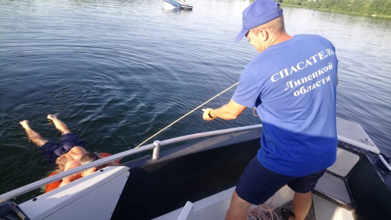 Утонула не умела. Спасатели на воде. Девушка утонувшая в реке.