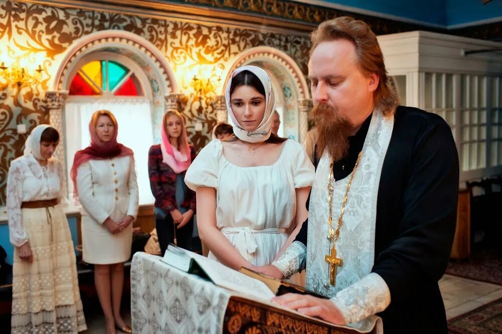 Перед крещением ребенка родители. Огласительные беседы перед таинством крещения. беседа священника с детьми. огласительные беседы в храме. беседа с крестными перед крещением.