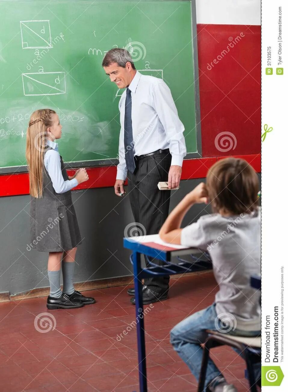 Старый учитель ученицу. Мужчина учитель и ученица. Учитель бьет ученика. Trickyoldteacher в школьной форме. Молодые студентки с взрослыми.
