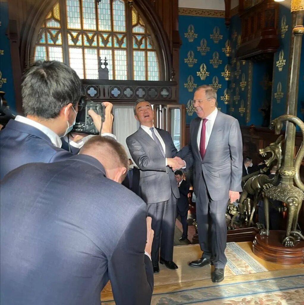 Лавров и Ван и. Переговоры фото. Российские дипломаты. Встреча послов.