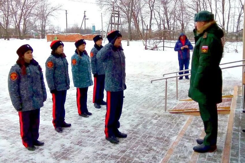 Зимняя Зарница в ДОУ. Зимняя Зарница на улице. Зарница конкурсы для детей зимой. Зарница Равнение на середину.