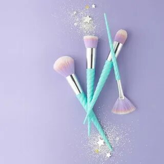 Кисть косметическая