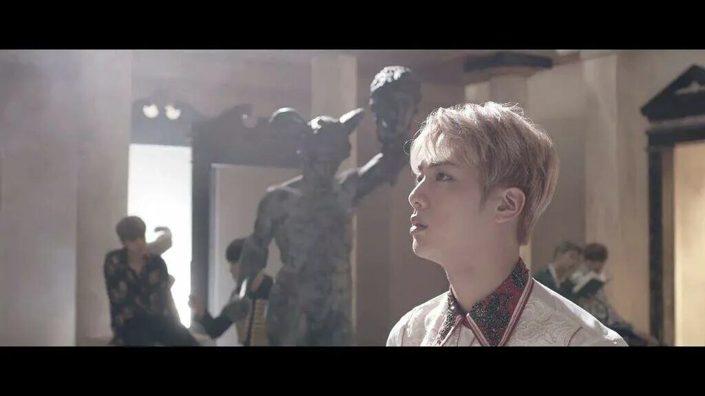Чимин блуд свит тирс. Streets blood sweat tears. Сейпоп. Чимин бтс. Streets blood sweat tears.