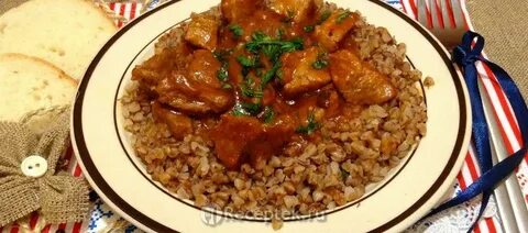 Гуляш с гречкой